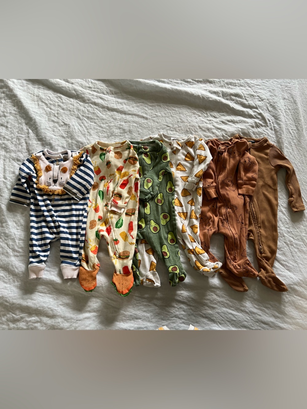 6 pack 0–3M Baby Onesie Bundle Food Print Avocado Taco Old Navy Carter’s